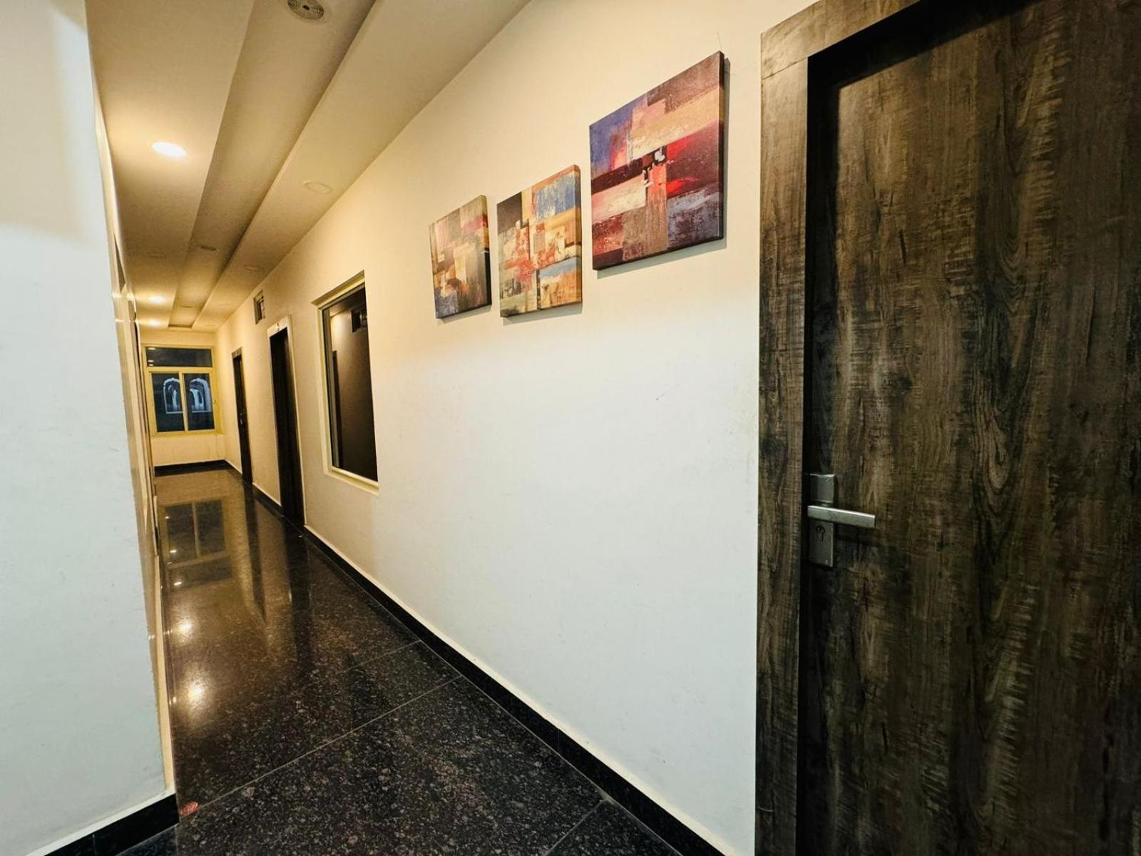 Hotel Pearl Inn Rudrapur Екстериор снимка