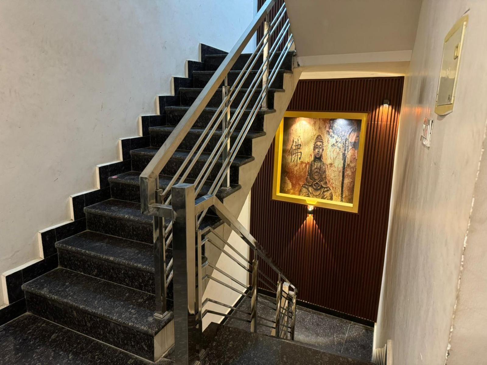 Hotel Pearl Inn Rudrapur Екстериор снимка