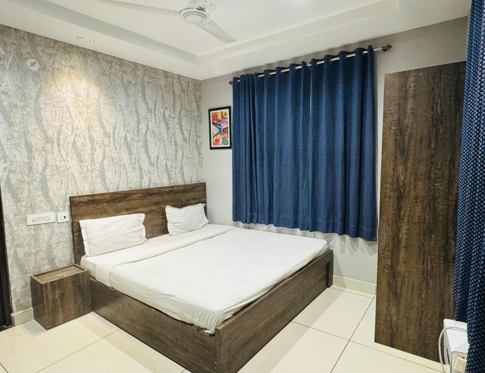 Hotel Pearl Inn Rudrapur Екстериор снимка