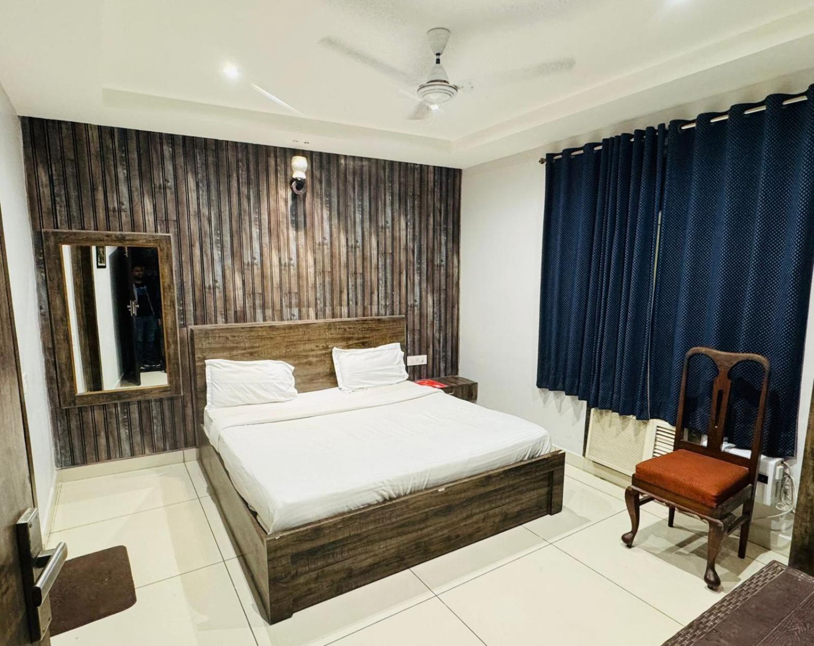 Hotel Pearl Inn Rudrapur Екстериор снимка